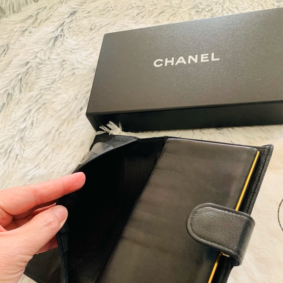 Chanel Classic Caviar leather wallet - Picture 4 of 6